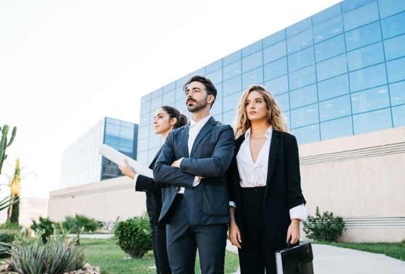 How to Choose the Right Real Estate Agent for You in Dubai