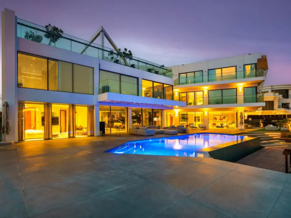 Villa In Palm Jumeirah dubai properties